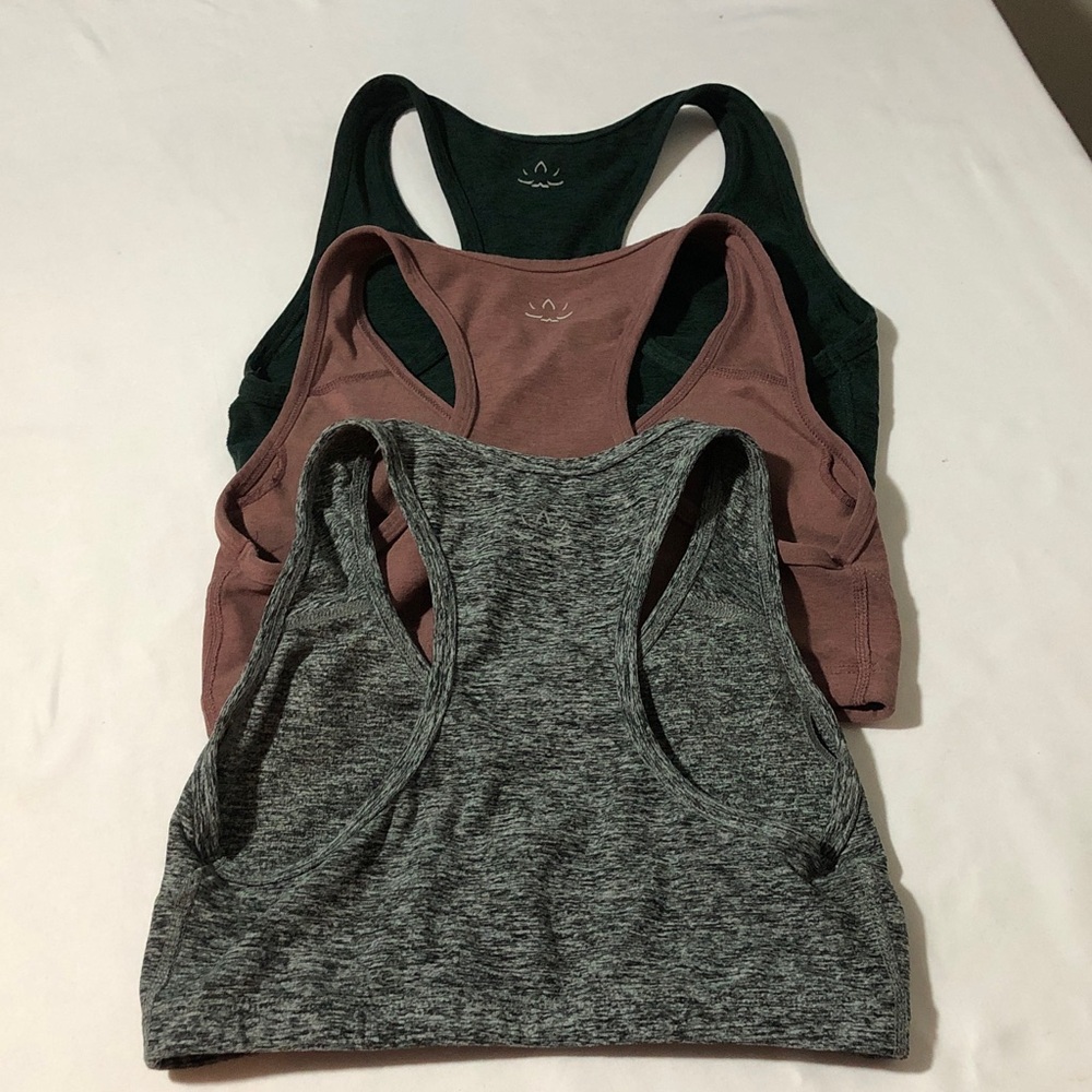 Beyond Yoga Lift Your Spirits Sports Bra (3) plunging v-neckline racerback M - Picture 8 of 8
